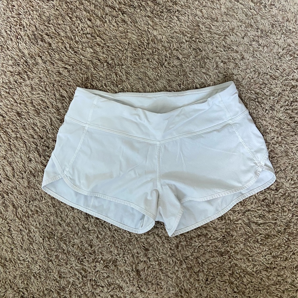 White Lululemon Speed Up Low-Rise Lined Short 2.5
Size 6